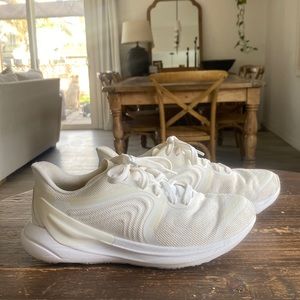 lululemon Bliss Feel Sneaker 6.5